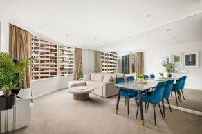 Amazing Sydney Apartment with Pool Gym and Sauna - Image 4