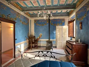 Large apartment with pool - Image 4