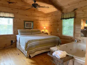 Lazy Day's~ Romantic Cabin at the Pond - Image 4