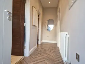 Central & Brand New, 2 bed luxury flat - Image 2