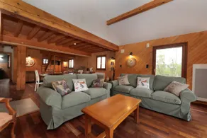Spacious cottage, quiet neighborhood - Image 2