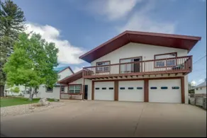 Phixie's Guest House - Image 2