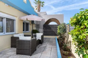 Sun & Waves Beachfront Suite - Image 2