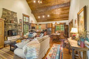 G-Bar-N Ranch Pendleton Log Home - Image 4