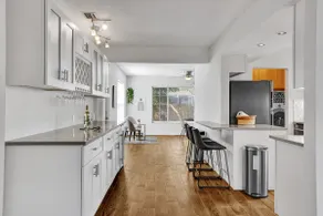 Boho-styled home w/newly remodeled fenced-in pool! - Image 3