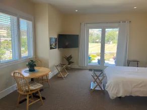 Suite Retreat - Image 2