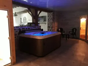 House: Sauna, Hammam & Jacuzzi - Image 4