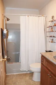 R-Town Retreat, 2BR - Image 4