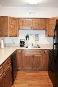 R-Town Retreat, 2BR - Image 3