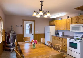 The Log House - Image 5