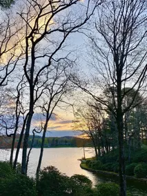 Mountain Lake Getaway - Image 3
