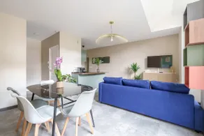 Bright apartment with courtyard - Image 2