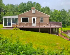 Rustic Countryside Charm on 5 acres - Image 2