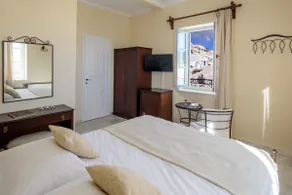 Superior Room with Sea View - Image 4