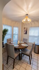 4 Bedroom 2.5 bath-Sleeps 8+ Near it all- Ford/Tel - Image 3