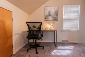 4 Bedroom 2.5 bath-Sleeps 8+ Near it all- Ford/Tel - Image 5