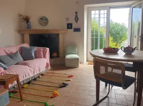 Sweet garden cottage in hilltown - Image 3