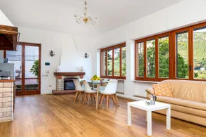 De Vivo Realty - Villa Cristina - Image 4