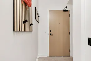 Chic Condo: Unbeatable Location! - Image 3