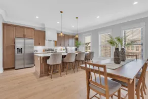 Luxury Massive Townhome, Pool, Elevator, Amenities - Image 4