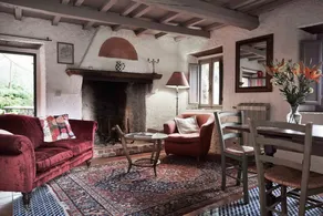 Picturesque Tuscan Apartment, Private Garden - Image 3