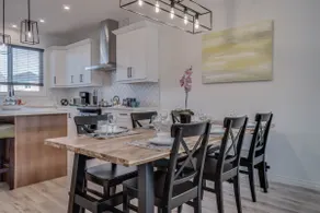 5 Queen Beds • Family Home • Foosball • Near Airport • AC - Image 3
