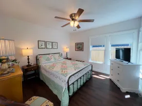 Vintage Cottage - Image 3