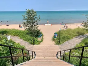 4 Mins Walk Lake Michigan Atwater Park Beach. Pets - Image 4