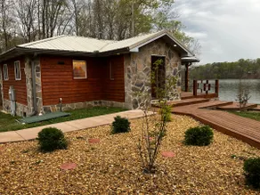 Cozy Cabin on Lake - Image 3