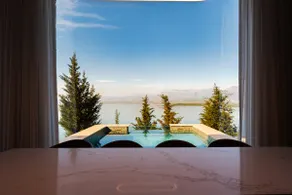 Villa Serenity Luxury Lakeside Manor by Pik Host - Image 5