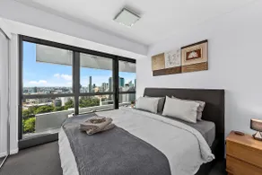 Infinity Excellence!~1Bed/1Bath/Office/1Car~VIEWS! - Image 5