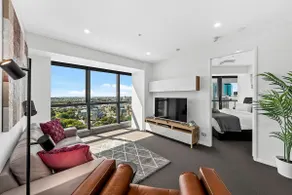 Infinity Excellence!~1Bed/1Bath/Office/1Car~VIEWS! - Image 4