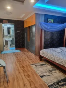 Lenoit - a luxurious and spacious home - Image 4