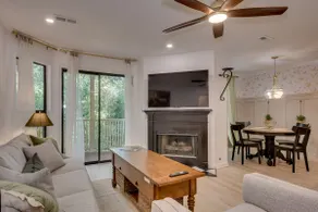 Stylish 2BR1BA with Great Outdoor area! - Image 3