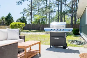 •3 King Beds •4 TVs •1 Mile to I-75 •Pets Allowed - Image 3