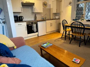 Resbury beautiful one bed apartment, pet friendly - Image 2