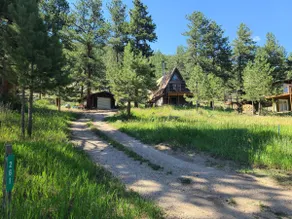 Quiet Little Lake Cabin in Lyons Colorado! - Image 2
