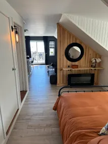 Loft 275 with river view - Image 2