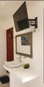 Room 3 private with bathroom, central and comfortable - Image 4
