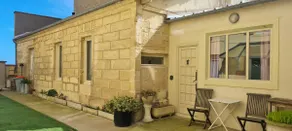 one-story sea view house - Image 3