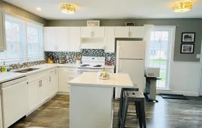 Picton Retreat - Walk to Downtown and Cozy, Stylish - Image 5