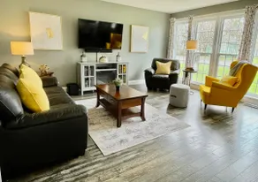 Picton Retreat - Walk to Downtown and Cozy, Stylish - Image 2