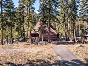 The Lake Chalet - Image 3