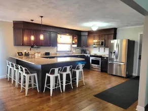 Sweet Retreat, LLC VA – Pool & Hot Tub & 2 Acres! - Image 4