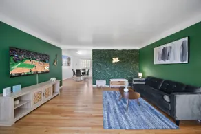 Downtown Green 4-Bed Haven | Sleeps 8 - Image 2
