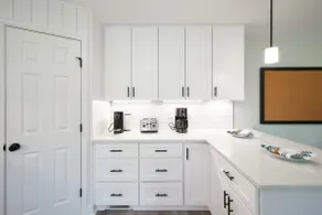 Henrietta House: Quiet Comfort with Fenced Yard - Image 5