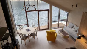 Architect-designed, newly built cabin/waterfront house - Image 5