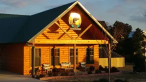 Sunrise Lodge Lakeside Cabin - Image 5