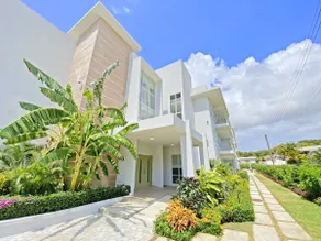 New Discounted Luxury Condo w/ Beach Access & Pool - Image 2