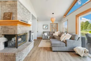 Airy Delavan Lake Oasis - Image 2